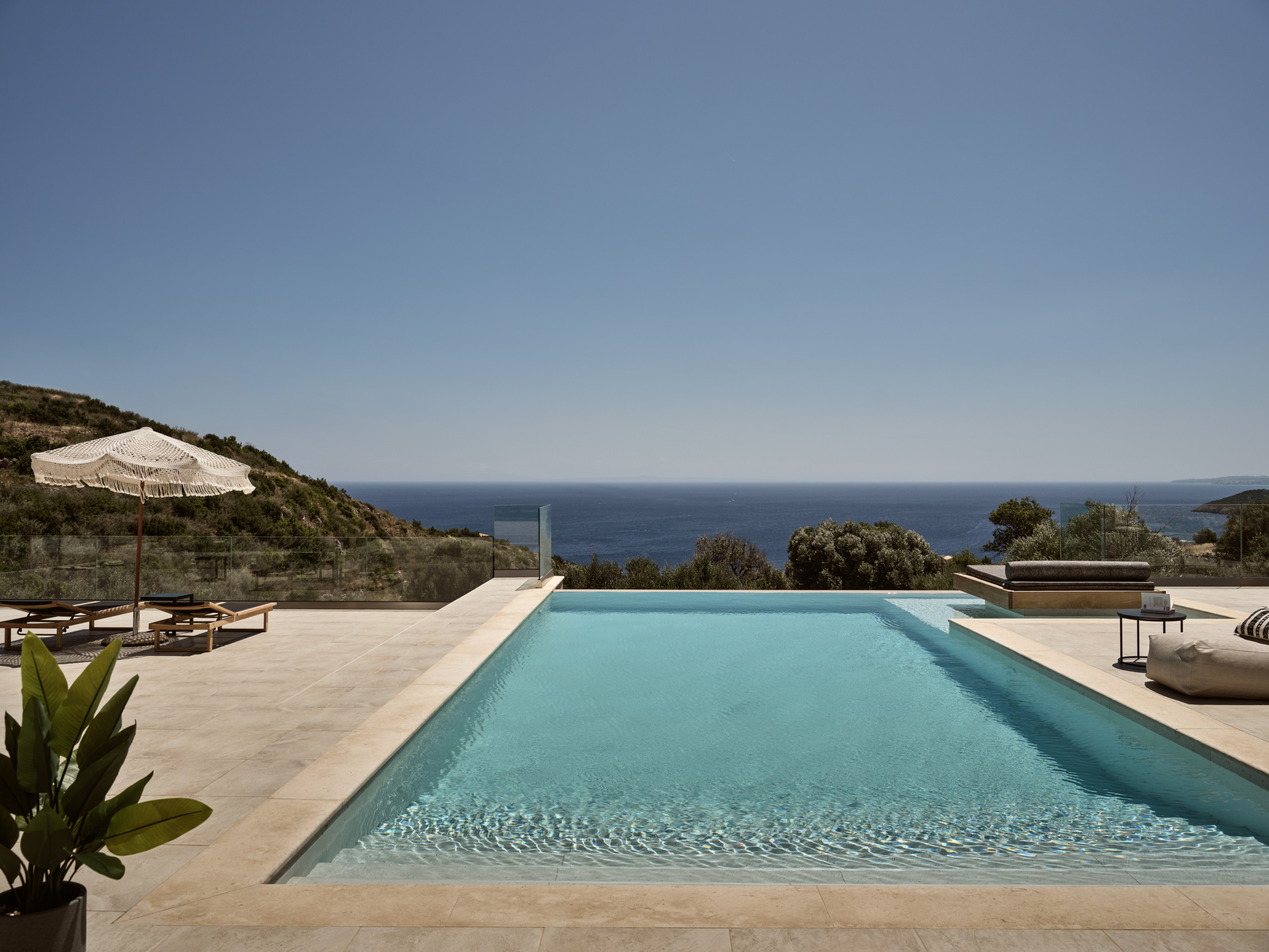 Elle Lux Villa, Essence of Endless Blue