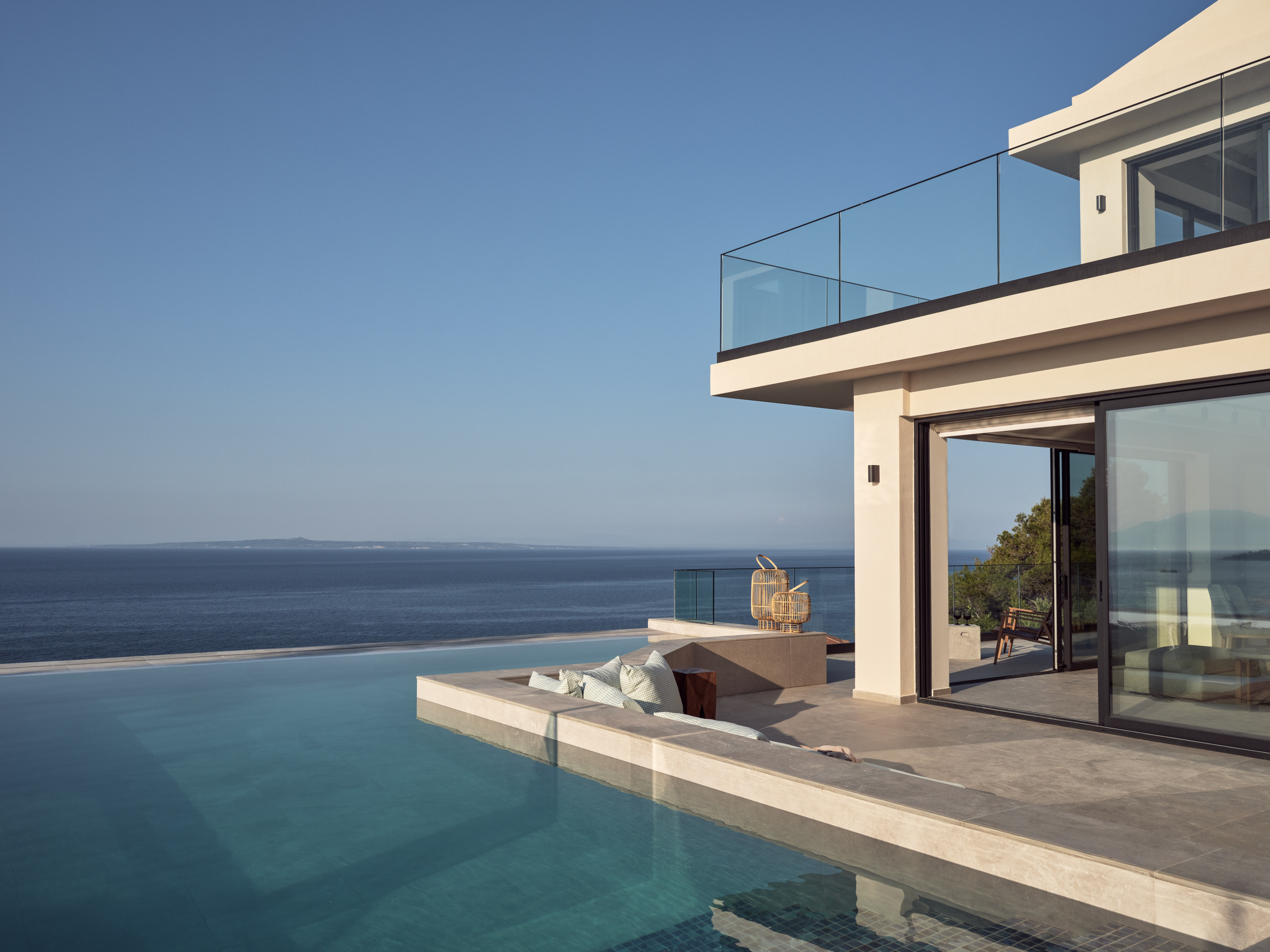 Bardo Villa, 180° of Endless Blue with Heated Pool