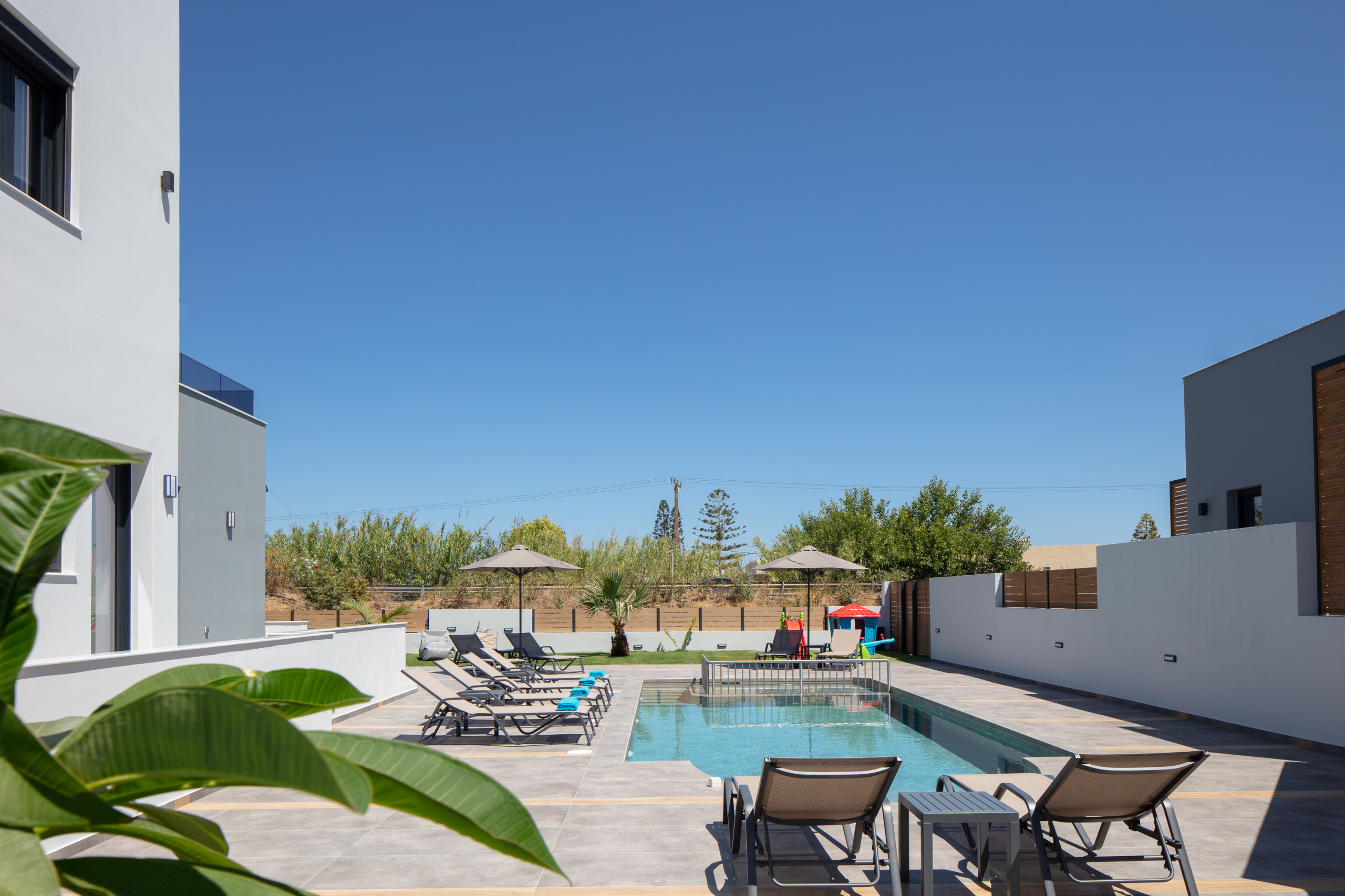 Sunnyside Villa I, Just Steps to the Beach