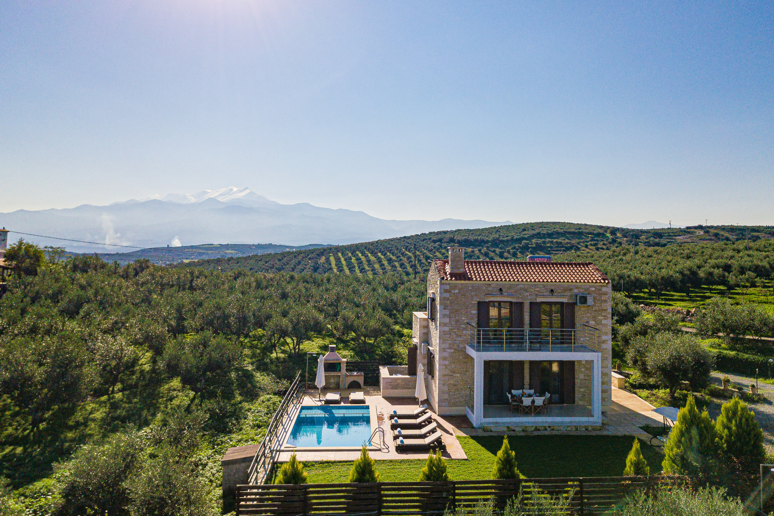 Dimokritos Villa III, a homestay experience