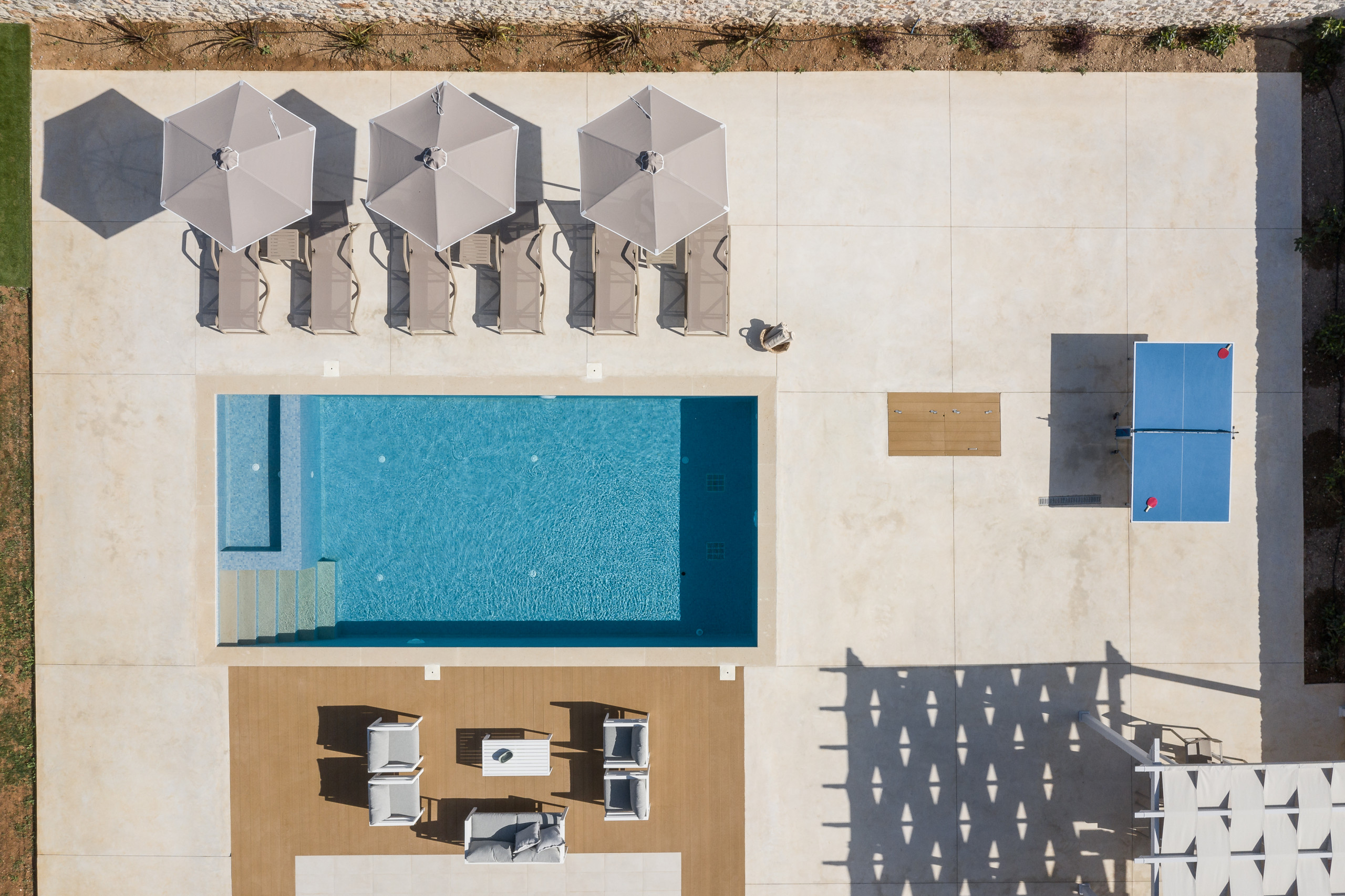 Evaero Villa IV, Family Retreat with a 36m² Pool