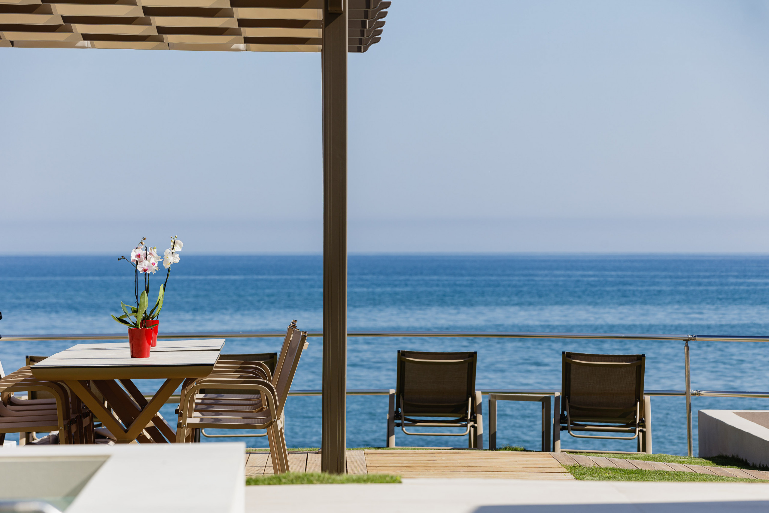 Deux Paradis, a BeachFront Retreat
