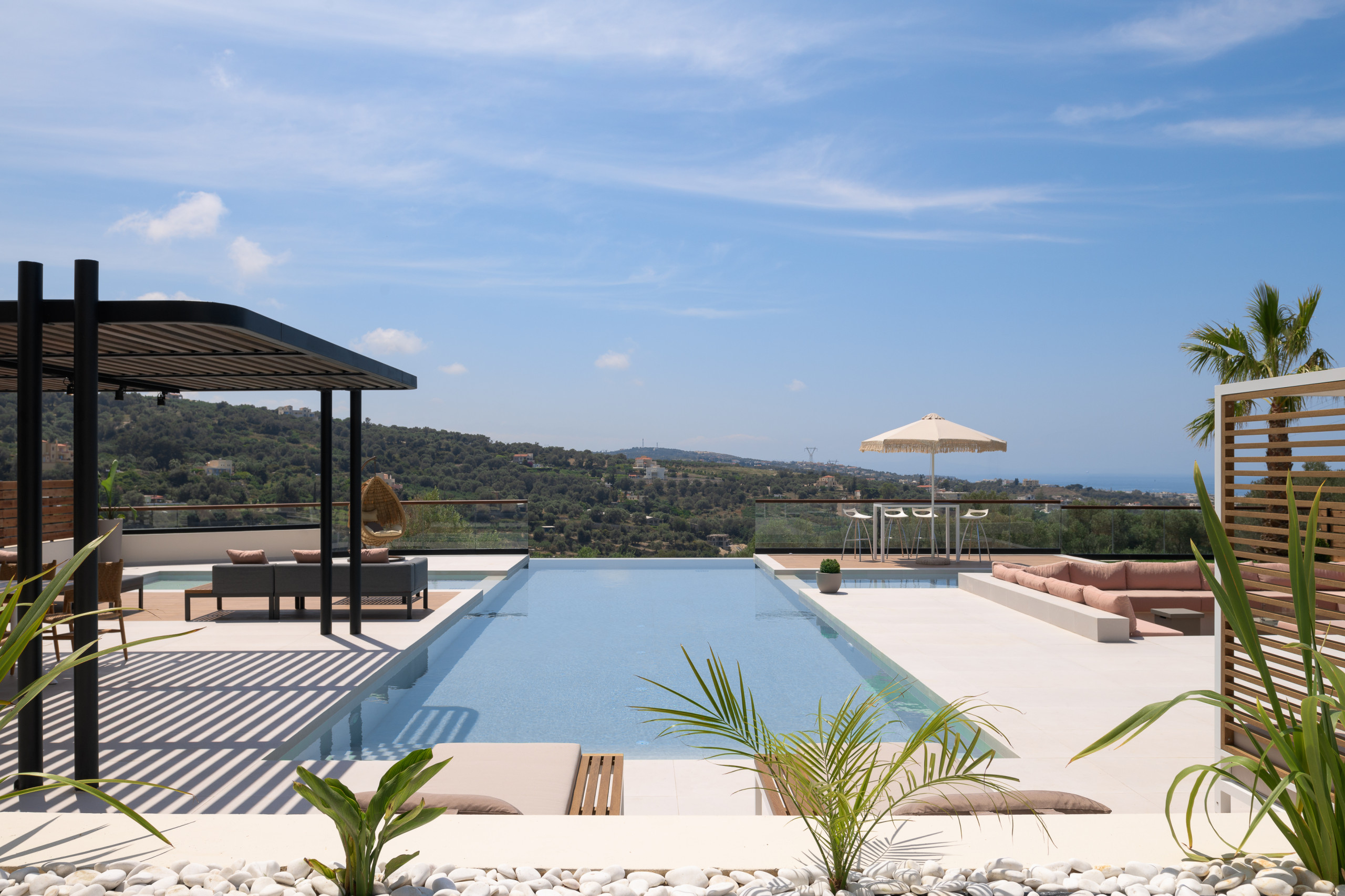 Villa En Paraiso, a Majestic SeaView Retreat 