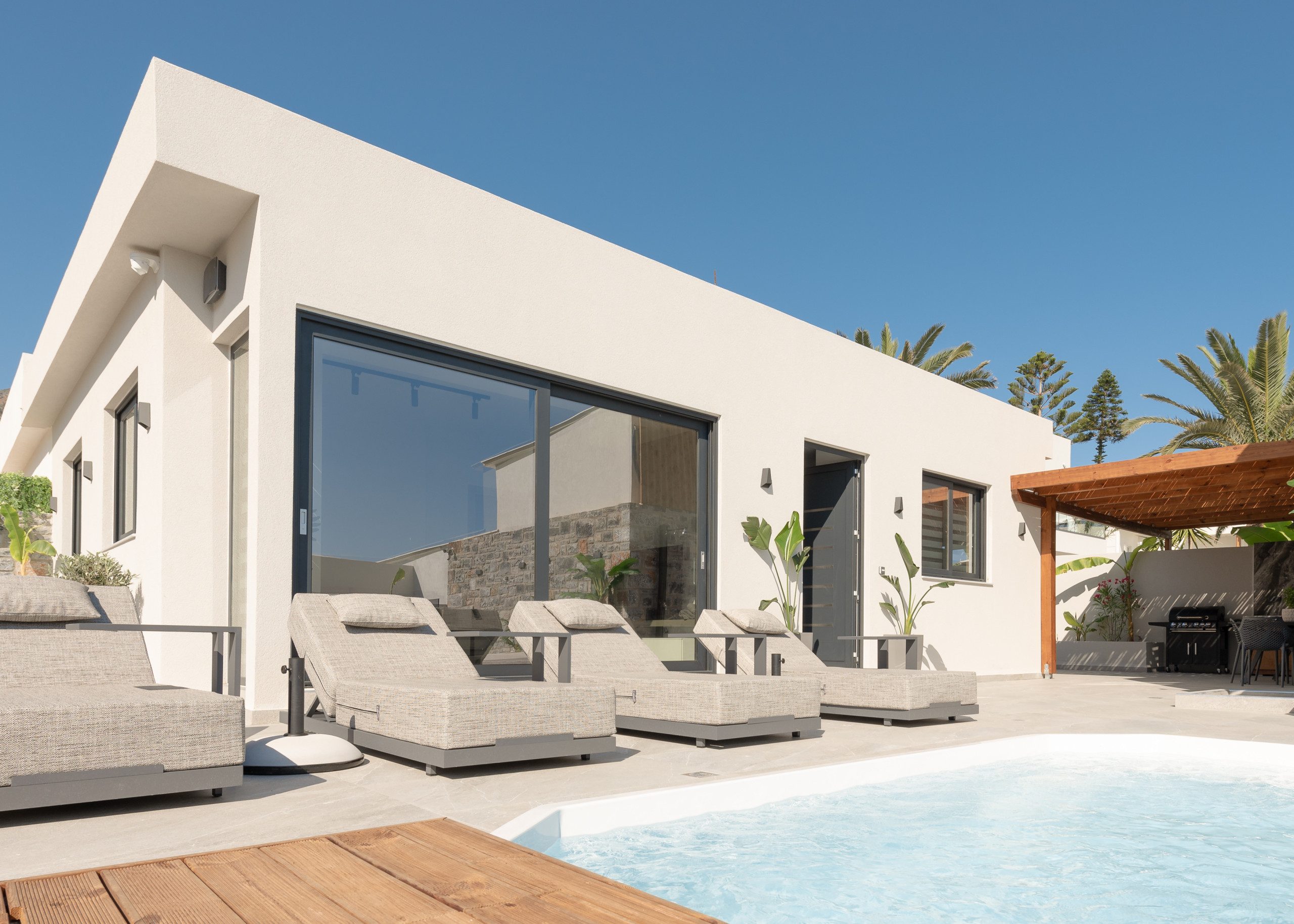 Mousses Villa, a Luxury Escape by the Beach