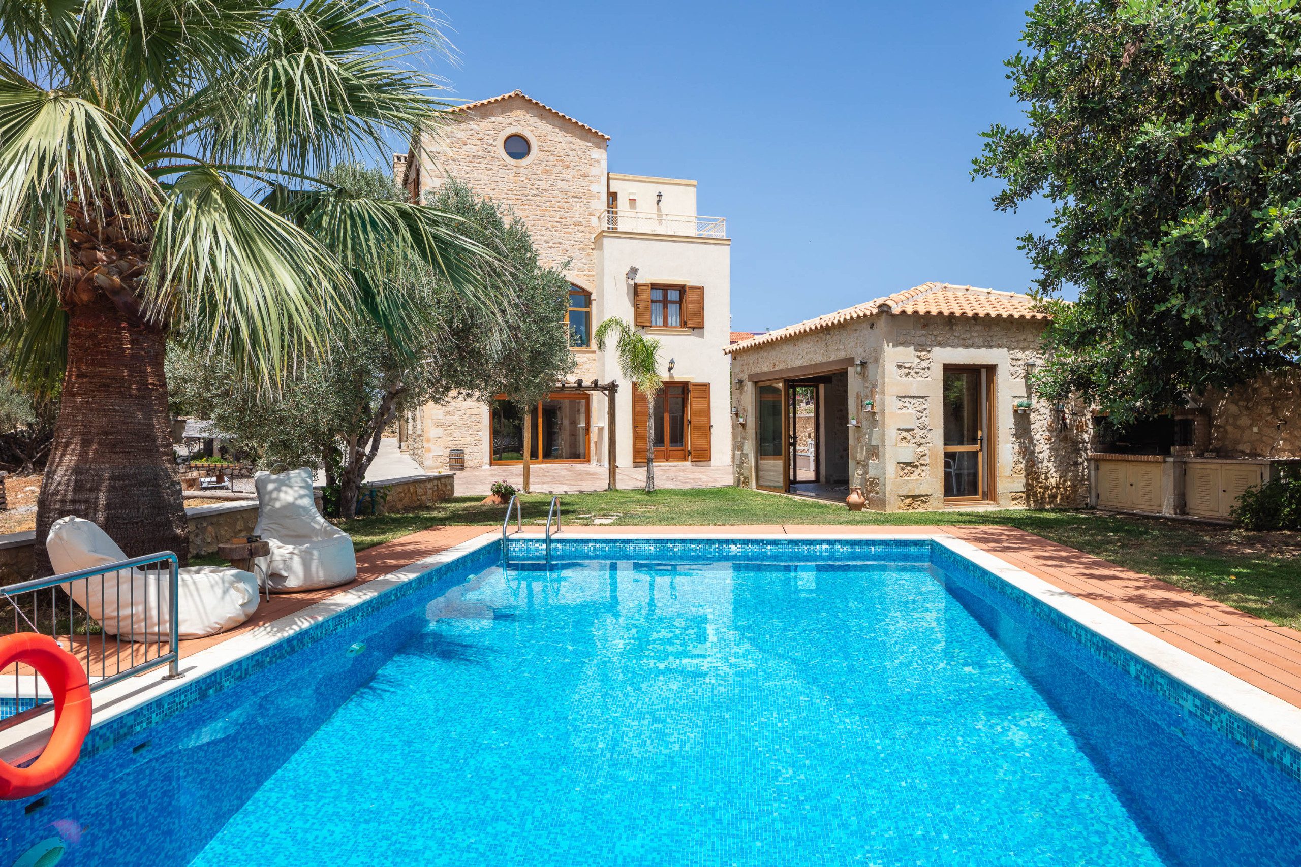 Saridakis Villa, a multi-generational Retreat