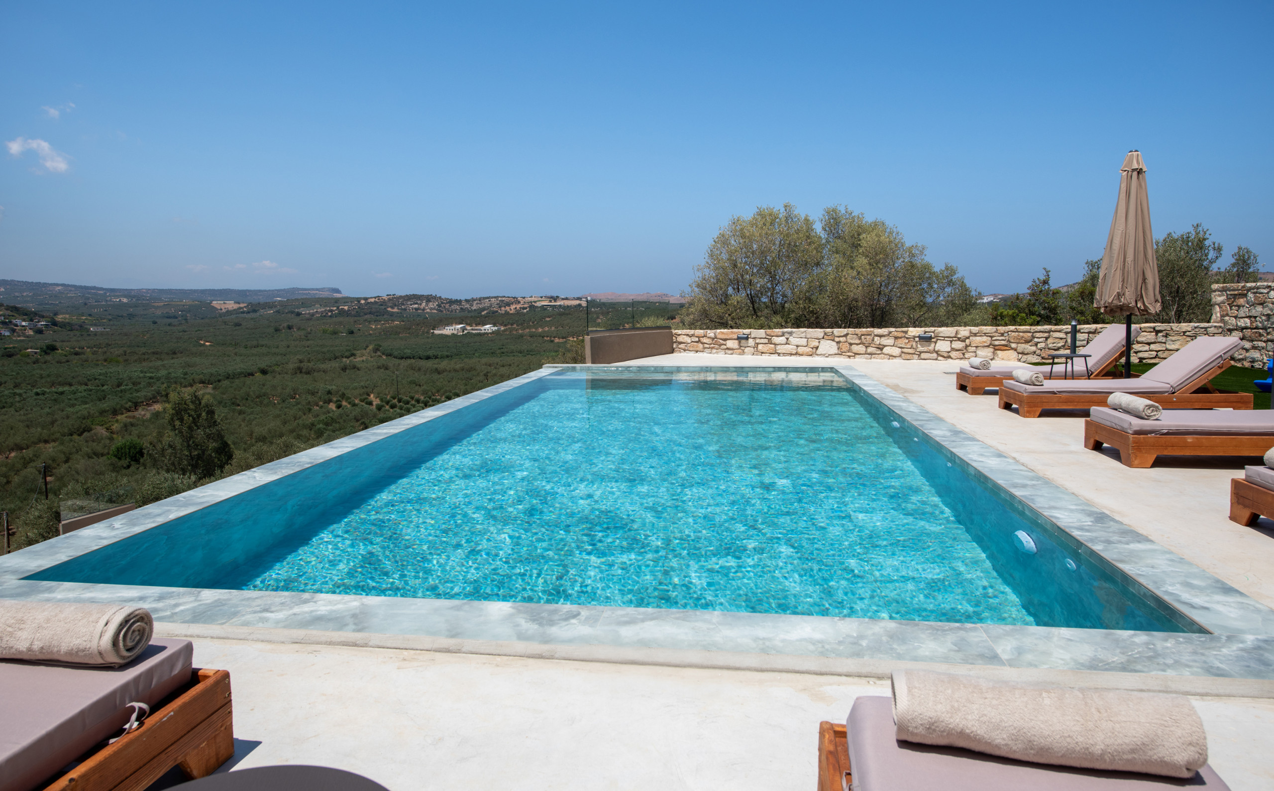 Calmo Luxury Villa III, with Pool Tranquil Eleganc