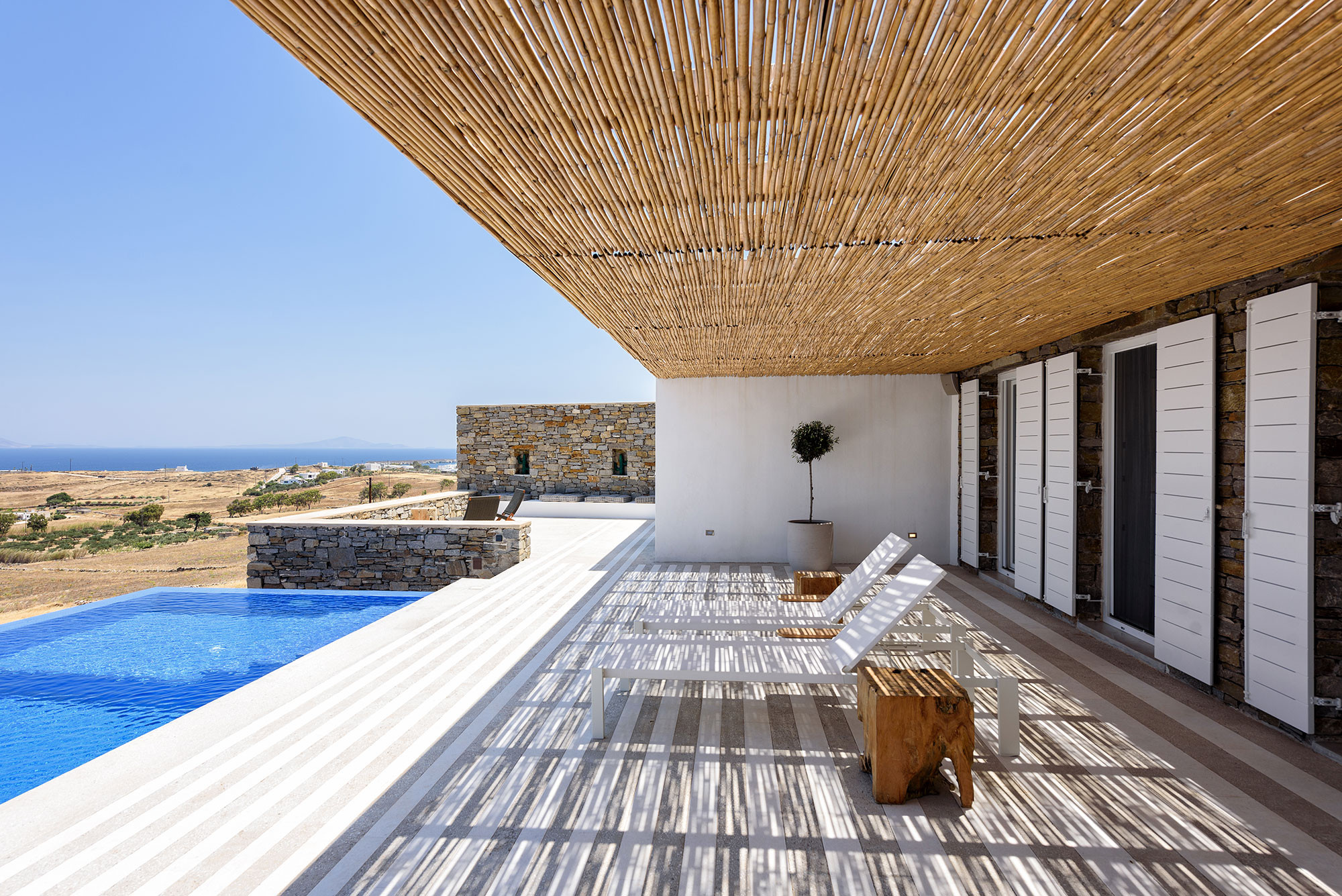 Di Lusso Villa, a Cycladic SeaView Sanctuary