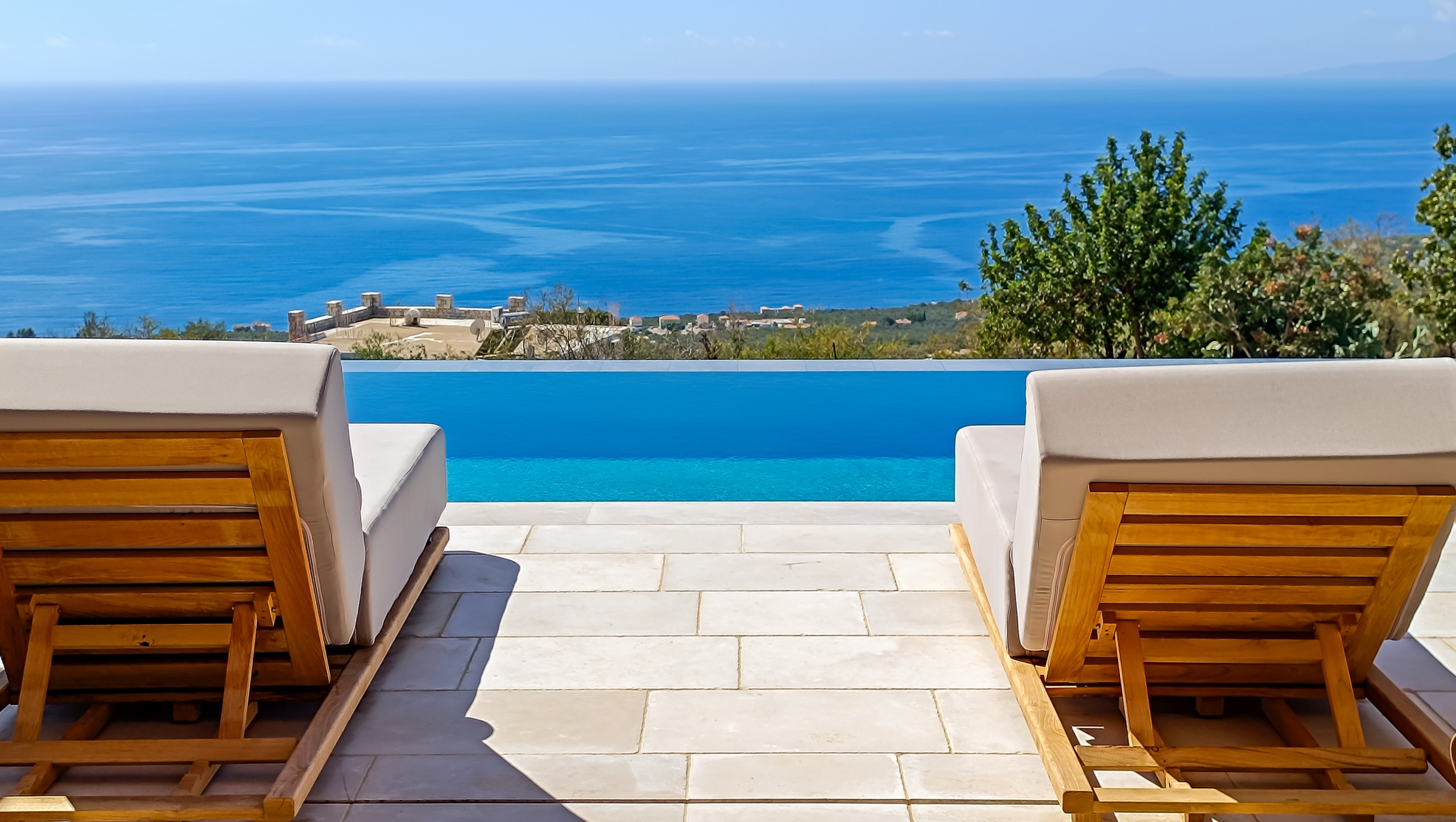 Mantri Villa, Celestial Retreat with Endless Blue