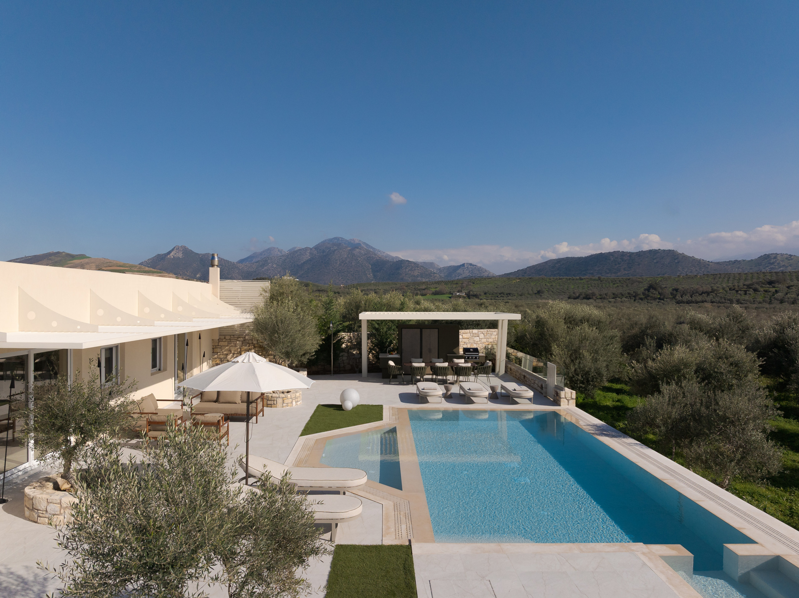 Idunu Villa, with Heated Pool & Serene Seclusion