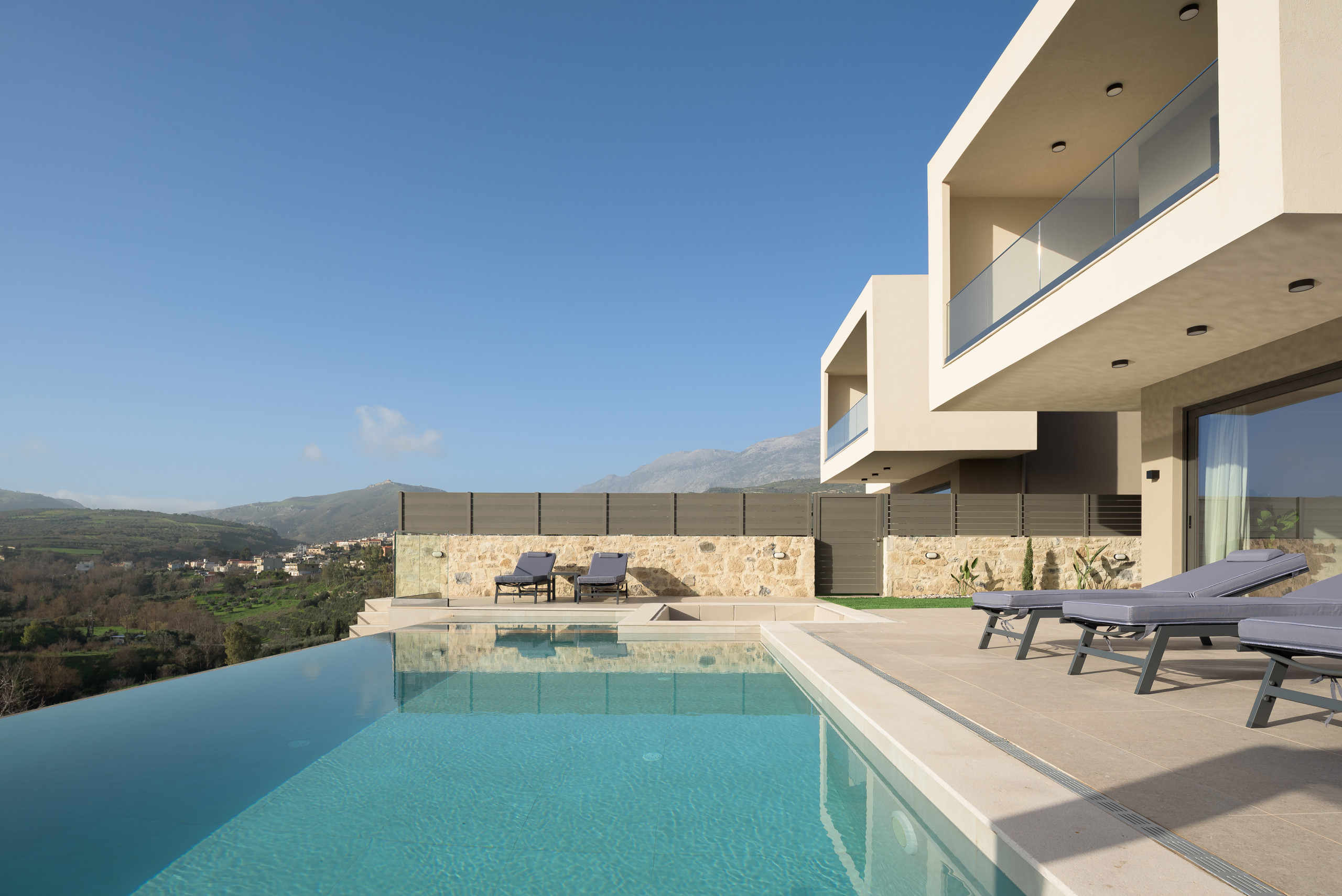 Apolonia Villa, with Pool, Jacuzzi & Heritage