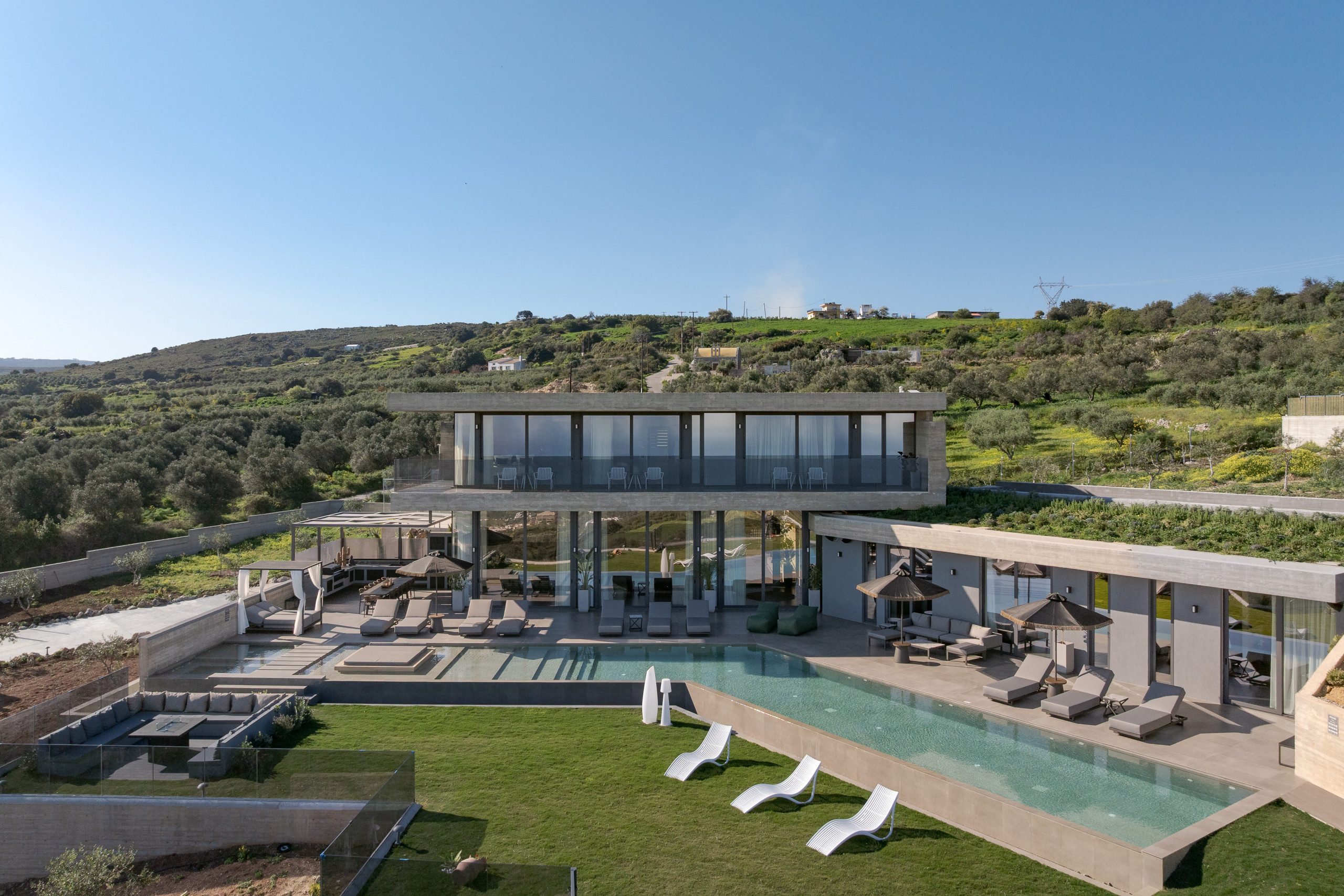 Esse Villa, a Linear Sea-View Wellness Retreat