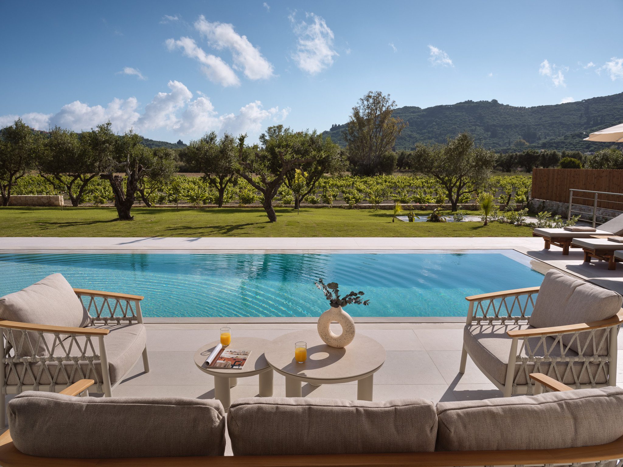 Reveria Villa, a 1.500m2 Private Poolside Stay